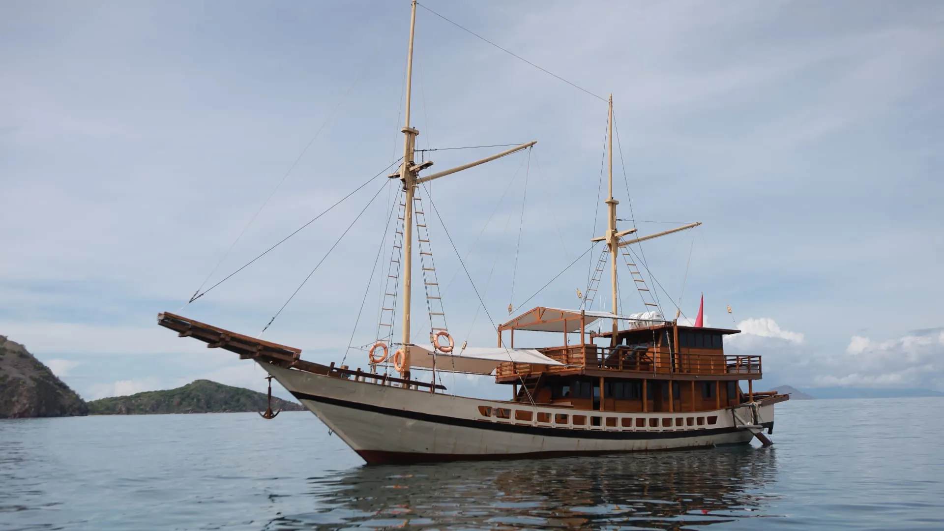 Phinisi Liveaboard Safari